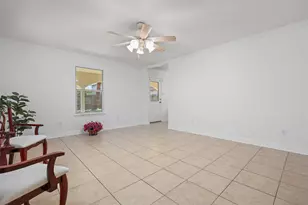 9522 Deep Valley Dr, Houston, TX 77044 - Photo 10