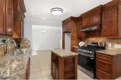 9522 Deep Valley Drive, Houston, TX 77044 - Photo 14