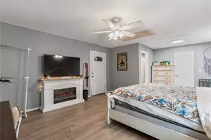 496 James St, Clute, TX 77531 - Photo 18