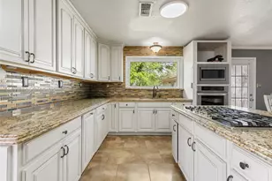 496 James St, Clute, TX 77531 - Photo 12