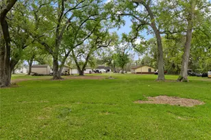 496 James St, Clute, TX 77531 - Photo 6