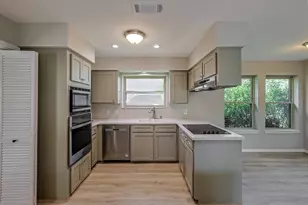 914 Manchester Dr, Conroe, TX 77304 - Photo 14