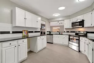 315 Knoll Forest Dr, League City, TX 77573 - Photo 12