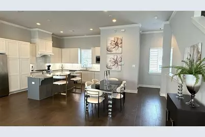 10926 Brookeshire Chase Lane, Houston, TX 77043 - Photo 14