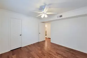 7575 Katy Fwy, Houston, TX 77024 - Photo 16
