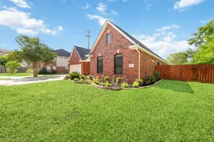 11407 E Lakewood Forest N Ct, Tomball, TX 77377 - Photo 2