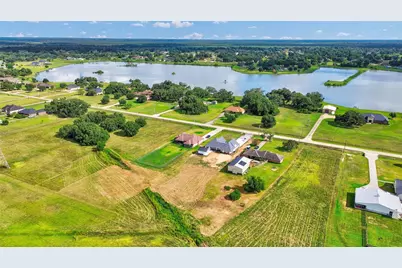 755 Sunset Trail, Angleton, TX 77515 - Photo 6