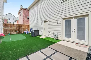 914 W 25th St, Houston, TX 77008 - Photo 2