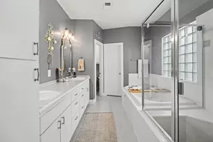 914 W 25th St, Houston, TX 77008 - Photo 16