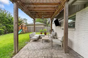 14022 St Marys Ln, Houston, TX 77079 - Photo 22