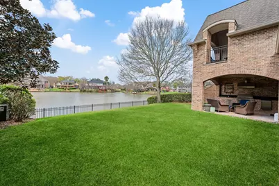 15426 Oyster Creek Lane, Sugar Land, TX 77478 - Photo 40