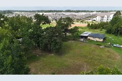606 W Powell Street, Willis, TX 77378 - Photo 4