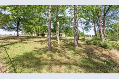 606 W Powell Street, Willis, TX 77378 - Photo 10