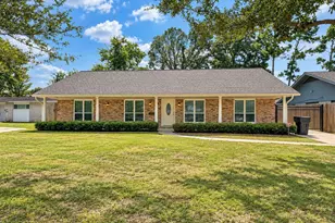 8215 Leader St, Houston, TX 77036 - Photo 2