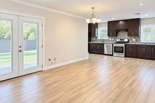 8215 Leader St, Houston, TX 77036 - Photo 16