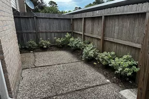 10378 Briar Forest Dr, Houston, TX 77042 - Photo 14