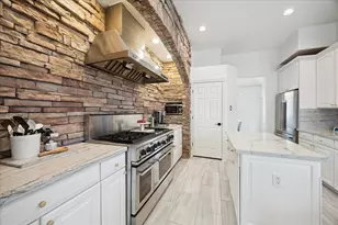 9120 Hilldale St, Spring Valley Village, TX 77055 - Photo 14