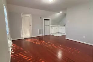 2 Bayvilla St, Baytown, TX 77520 - Photo 4