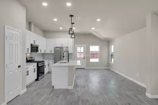 106 Harbor Ct Dr, Conroe, TX 77356 - Photo 10