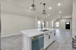 106 Harbor Ct Dr, Conroe, TX 77356 - Photo 14