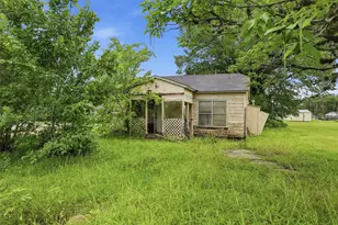 207 W Jackson St, West Columbia, TX 77486 - Photo 1