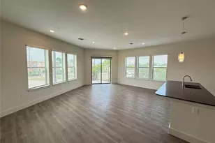 641 W Crosstimbers St, Houston, TX 77018 - Photo 2
