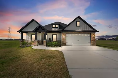 447 Sunset Trail, Angleton, TX 77515 - Photo 1