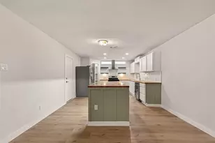 325 Hargett St, Clute, TX 77531 - Photo 8