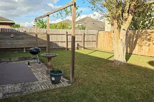 12935 Rockford Dr, Houston, TX 77048 - Photo 2