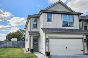 3234 Longleaf Meadows Dr, Houston, TX 77063 - Photo 2