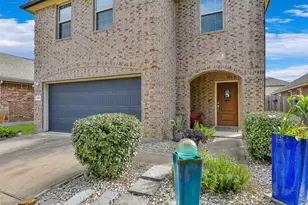 6869 Dogwood Cliff Ln, Dickinson, TX 77539 - Photo 2