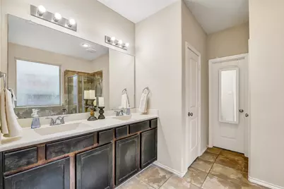 6869 Dogwood Cliff Lane, Dickinson, TX 77539 - Photo 16