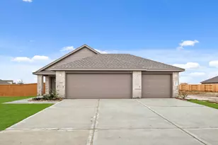 101 Palmer Bayou Ct, Dayton, TX 77535 - Photo 2