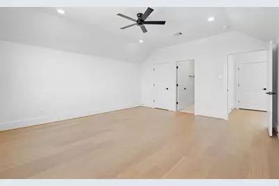 2111 Nantucket Drive #D, Houston, TX 77057 - Photo 32