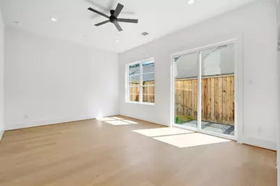 2111 Nantucket Drive #D, Houston, TX 77057 - Photo 4