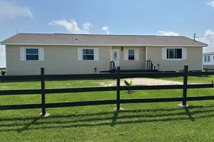 2918 N Fairway Dr, Angleton, TX 77515 - Photo 1