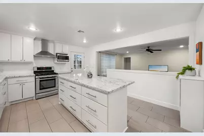 4114 Tartan Lane, Houston, TX 77025 - Photo 10