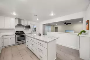 4114 Tartan Ln, Houston, TX 77025 - Photo 10