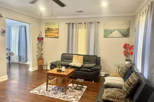 19 4th Ave N, Texas City, TX 77590 - Photo 8