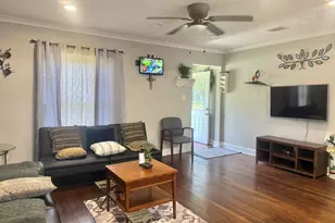 19 4th Ave N, Texas City, TX 77590 - Photo 10