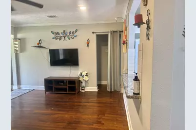 19 4th Avenue N, Texas City, TX 77590 - Photo 8