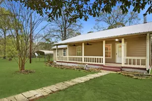 402 Anderson Rd, Livingston, TX 77351 - Photo 2