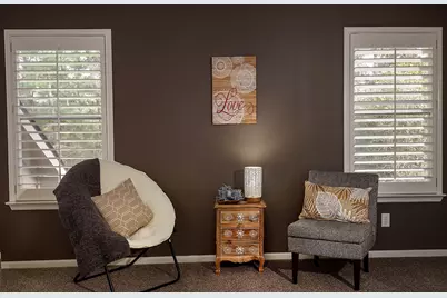 110 N Valley Oaks Circle, The Woodlands, TX 77382 - Photo 16