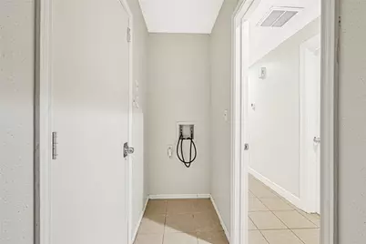 5538 Fairview Forest Drive, Houston, TX 77088 - Photo 12