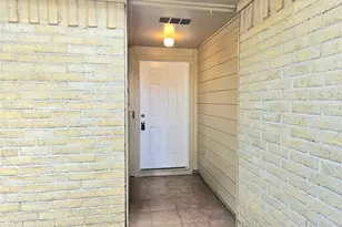 4231 Southchase Ln, Houston, TX 77014 - Photo 2