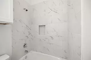 1546 Lombardy St, Houston, TX 77023 - Photo 12