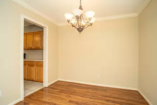 11525 Burdine St, Houston, TX 77035 - Photo 8