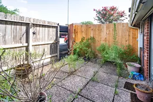 11525 Burdine St, Houston, TX 77035 - Photo 18