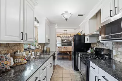 2414 Loch Lomond Street, Highlands, TX 77562 - Photo 8