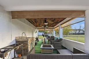 2414 Loch Lomond St, Highlands, TX 77562 - Photo 16